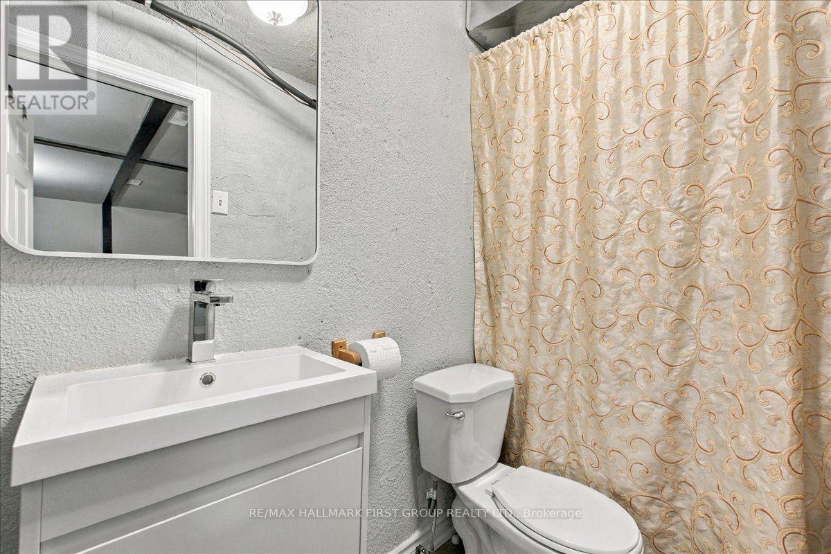 4 - 1415 Fieldlight Boulevard Property Photo 35