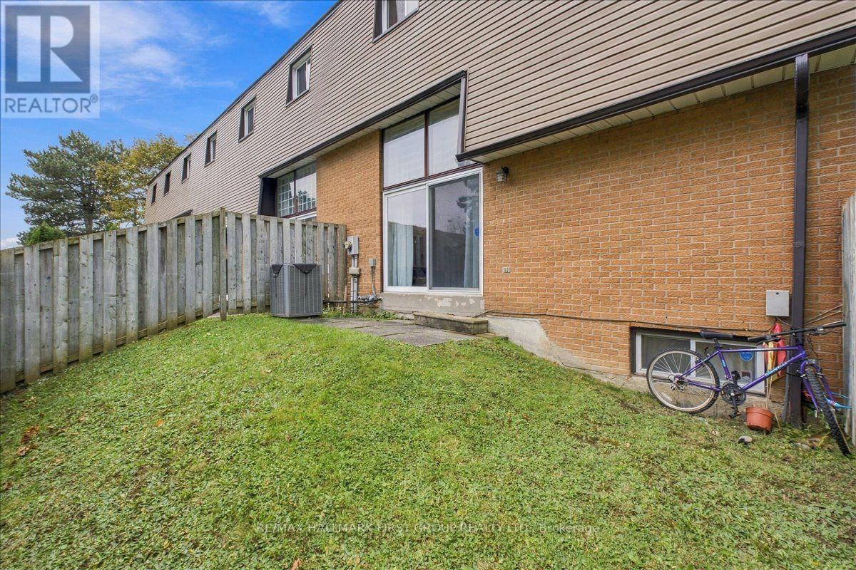 4 - 1415 Fieldlight Boulevard Property Photo 40