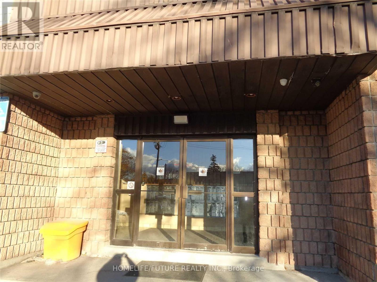 105 - 560 Bloor Street E Property Photo 2