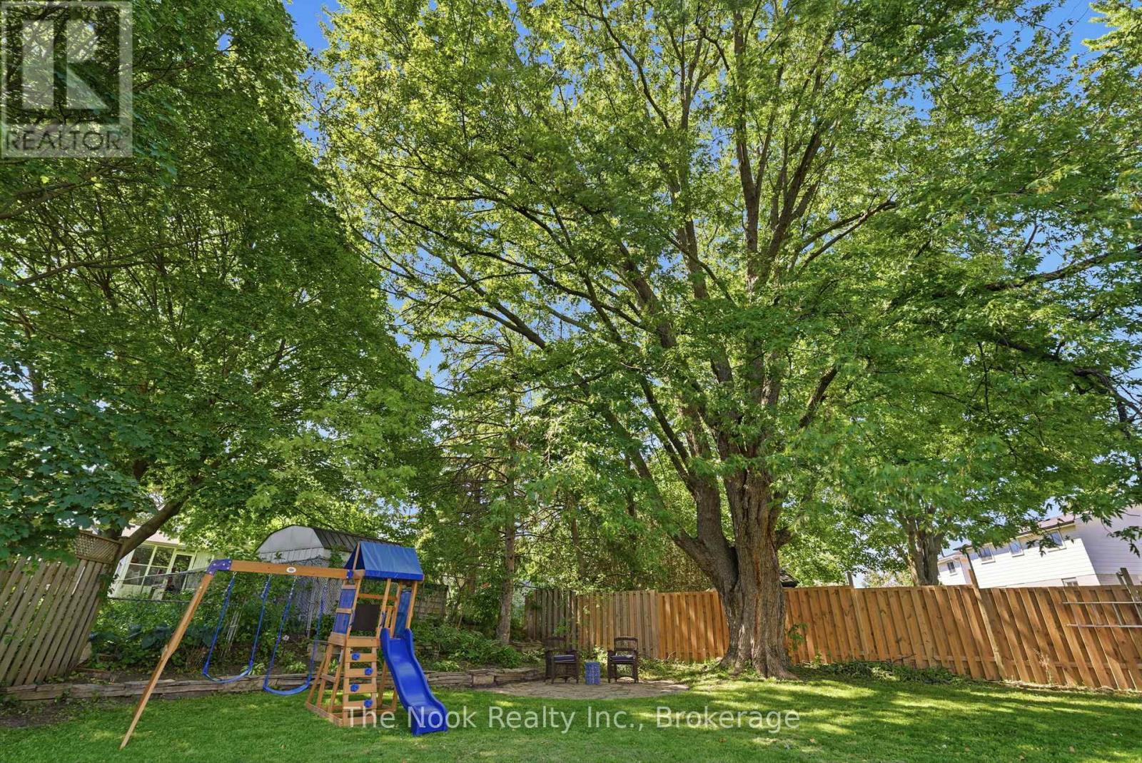 30 Deerpark Crescent Property Photo 4