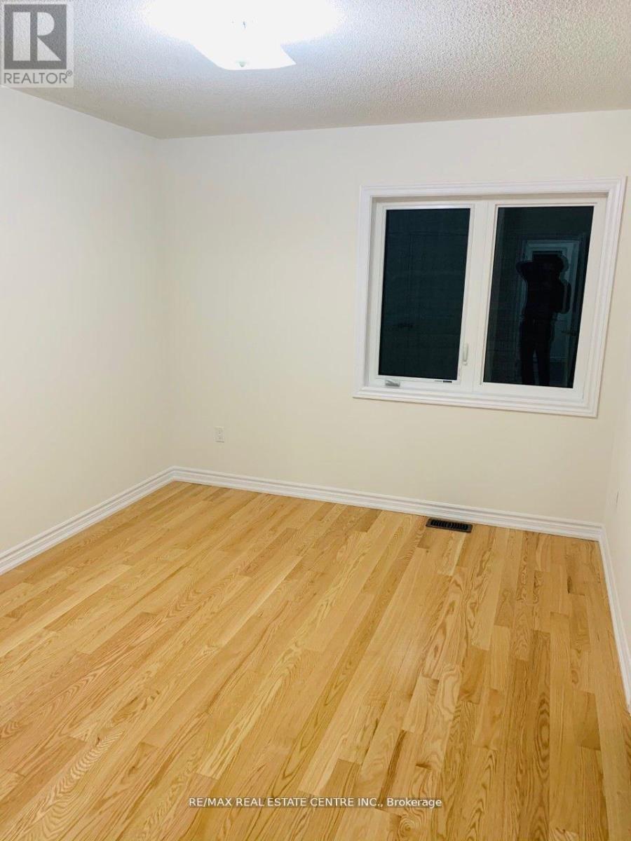 Upper - 21 Whitefish Street Property Photo 12