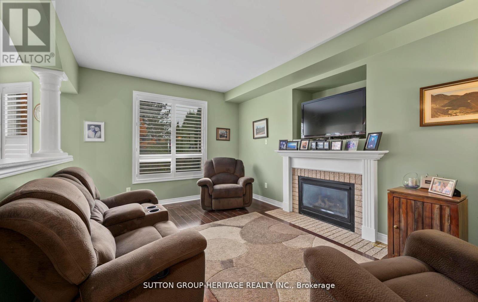 2330 Southcott Road Property Photo 10
