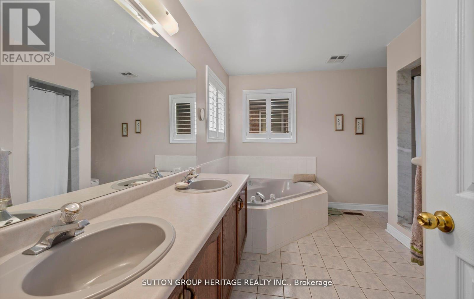 2330 Southcott Road Property Photo 14