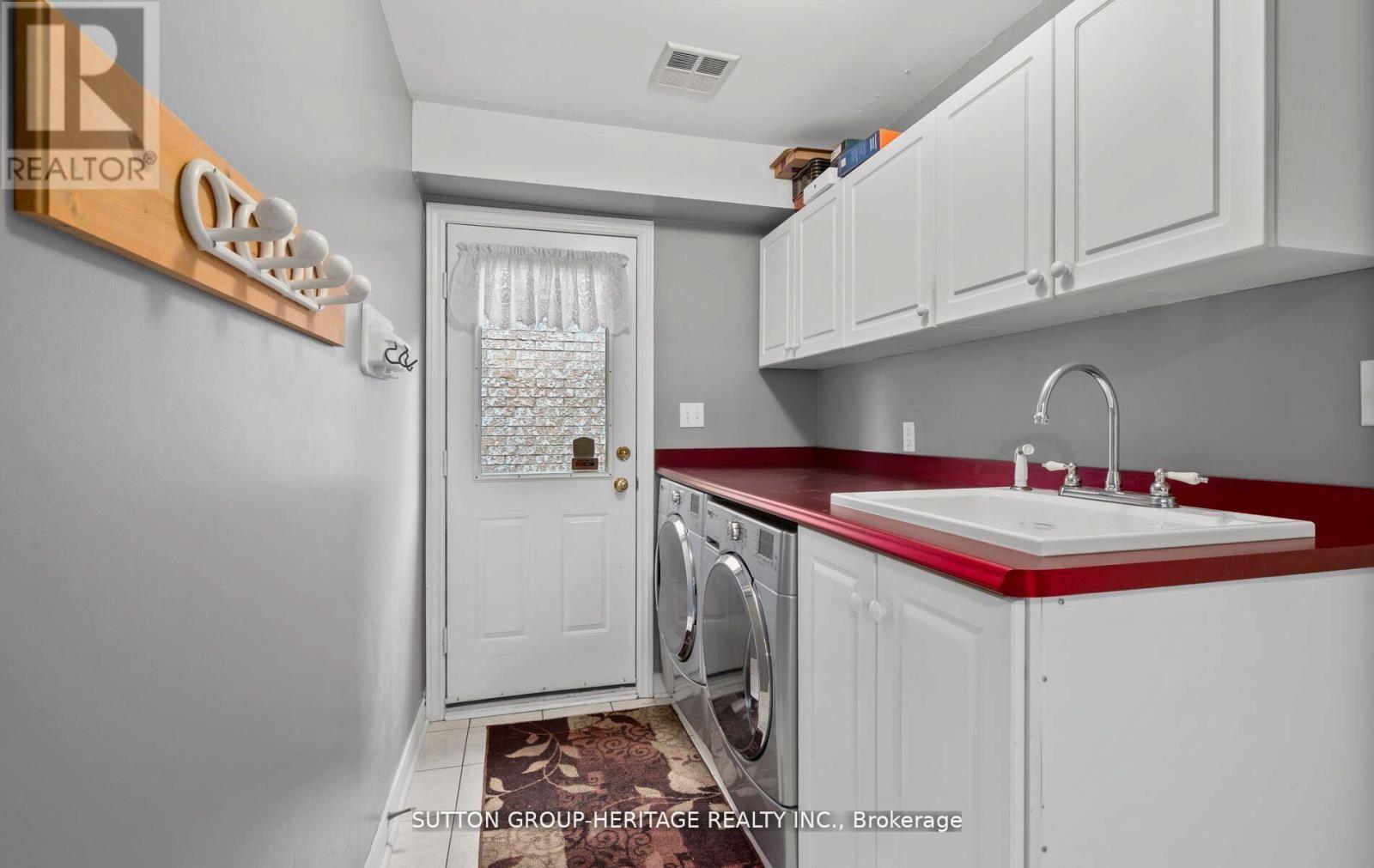2330 Southcott Road Property Photo 18