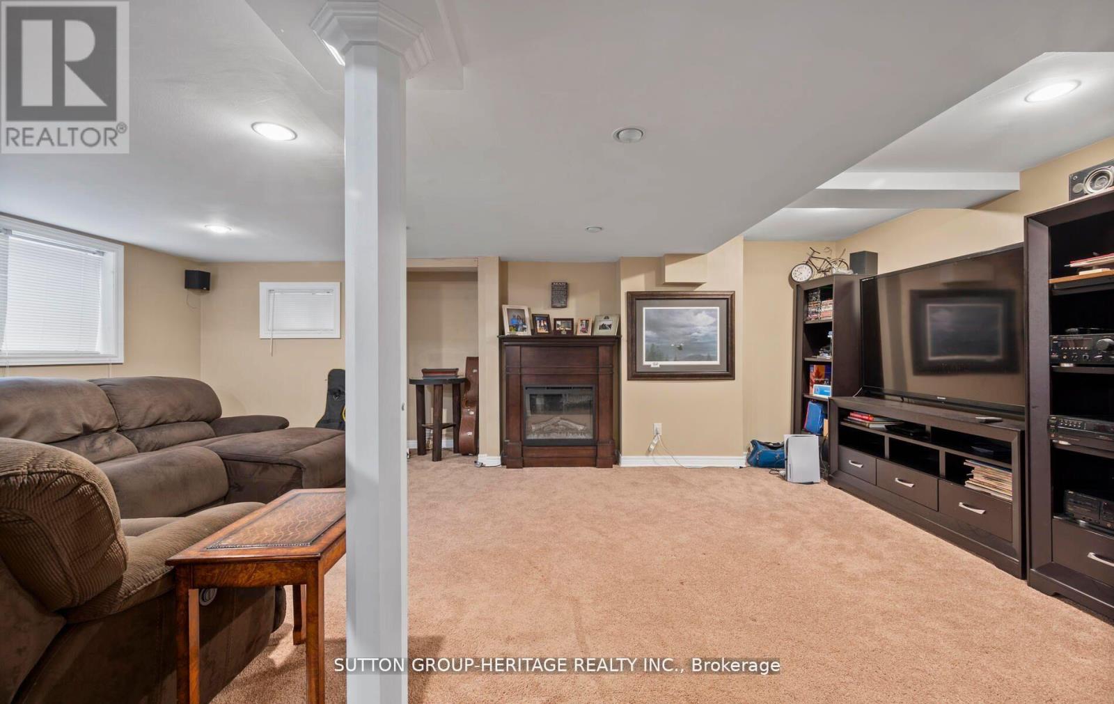 2330 Southcott Road Property Photo 20