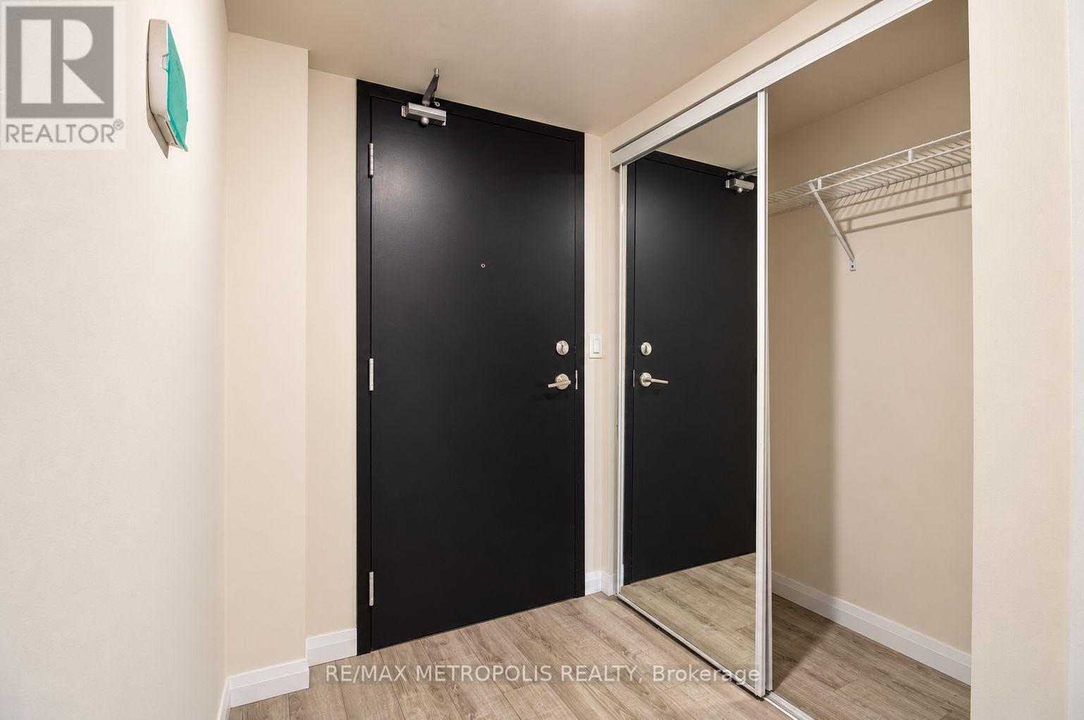 1502 - 2152 Lawrence Avenue E Property Photo 2