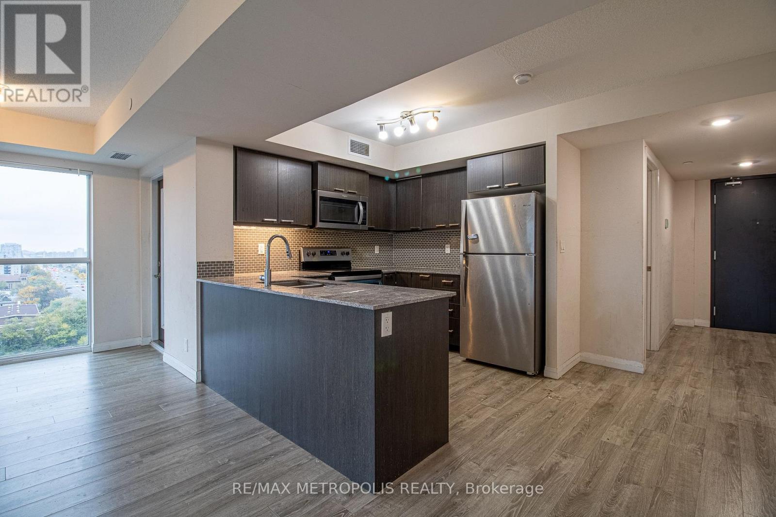 1502 - 2152 Lawrence Avenue E Property Photo 5