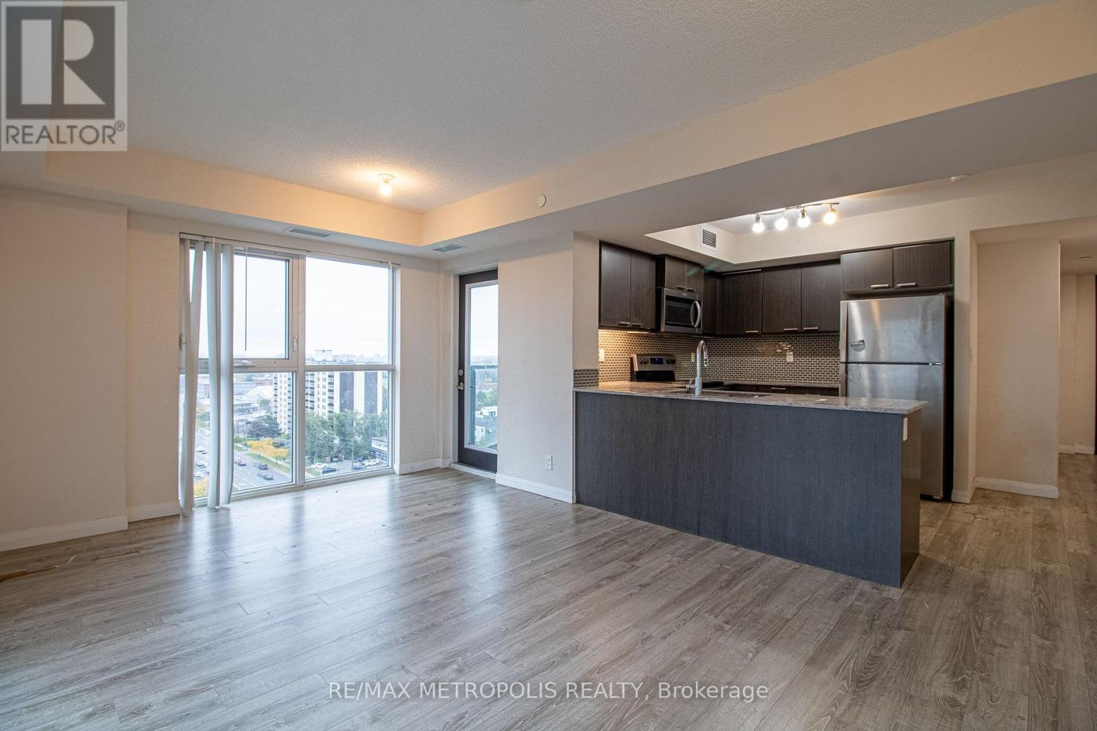 1502 - 2152 Lawrence Avenue E Property Photo 6