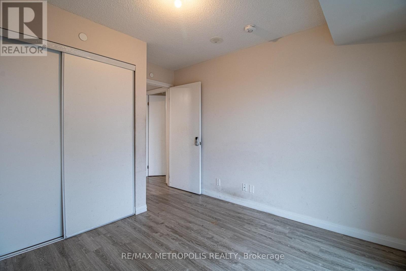 1502 - 2152 Lawrence Avenue E Property Photo 11