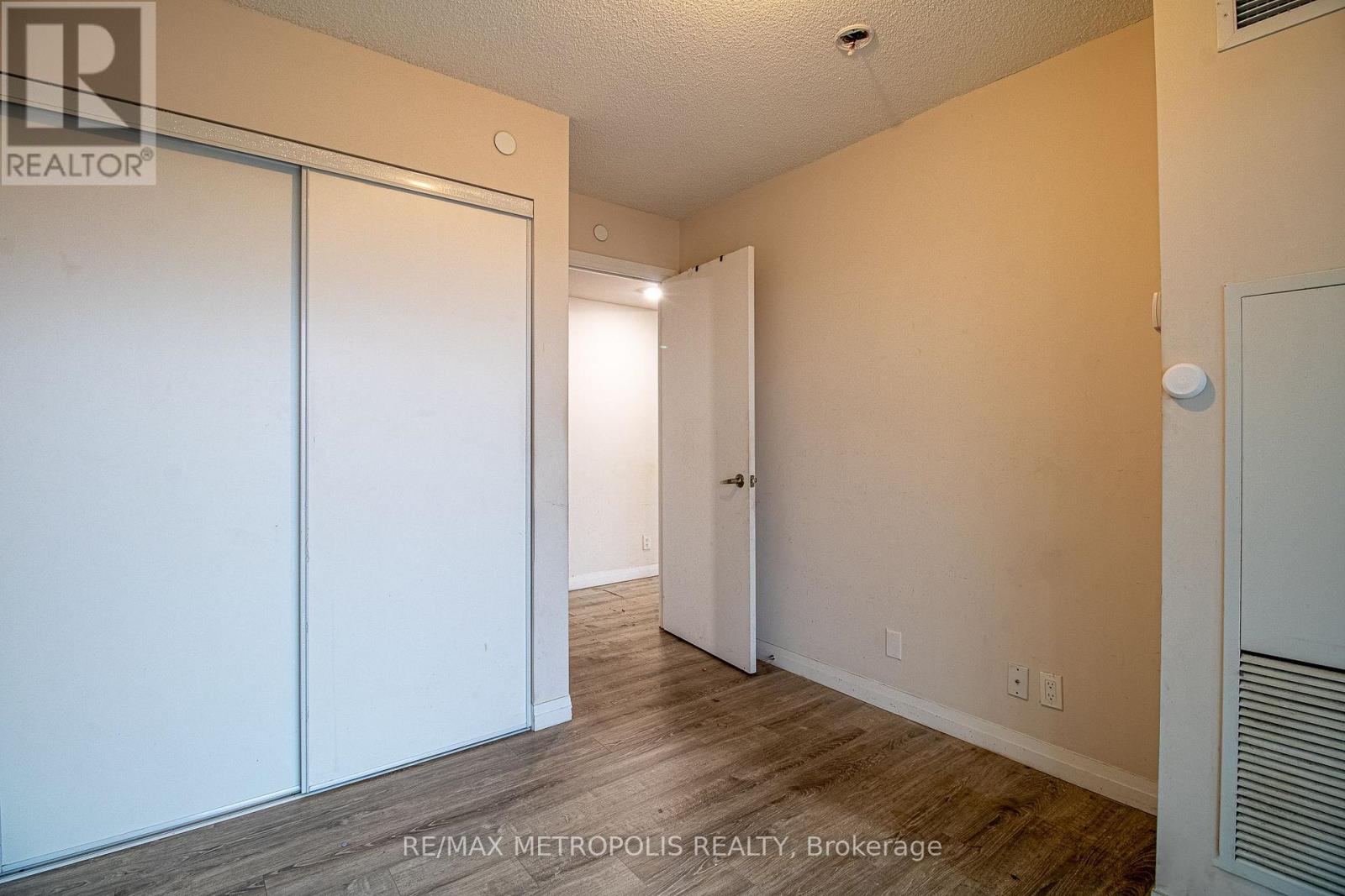 1502 - 2152 Lawrence Avenue E Property Photo 14
