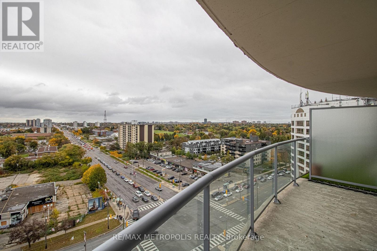 1502 - 2152 Lawrence Avenue E Property Photo 18