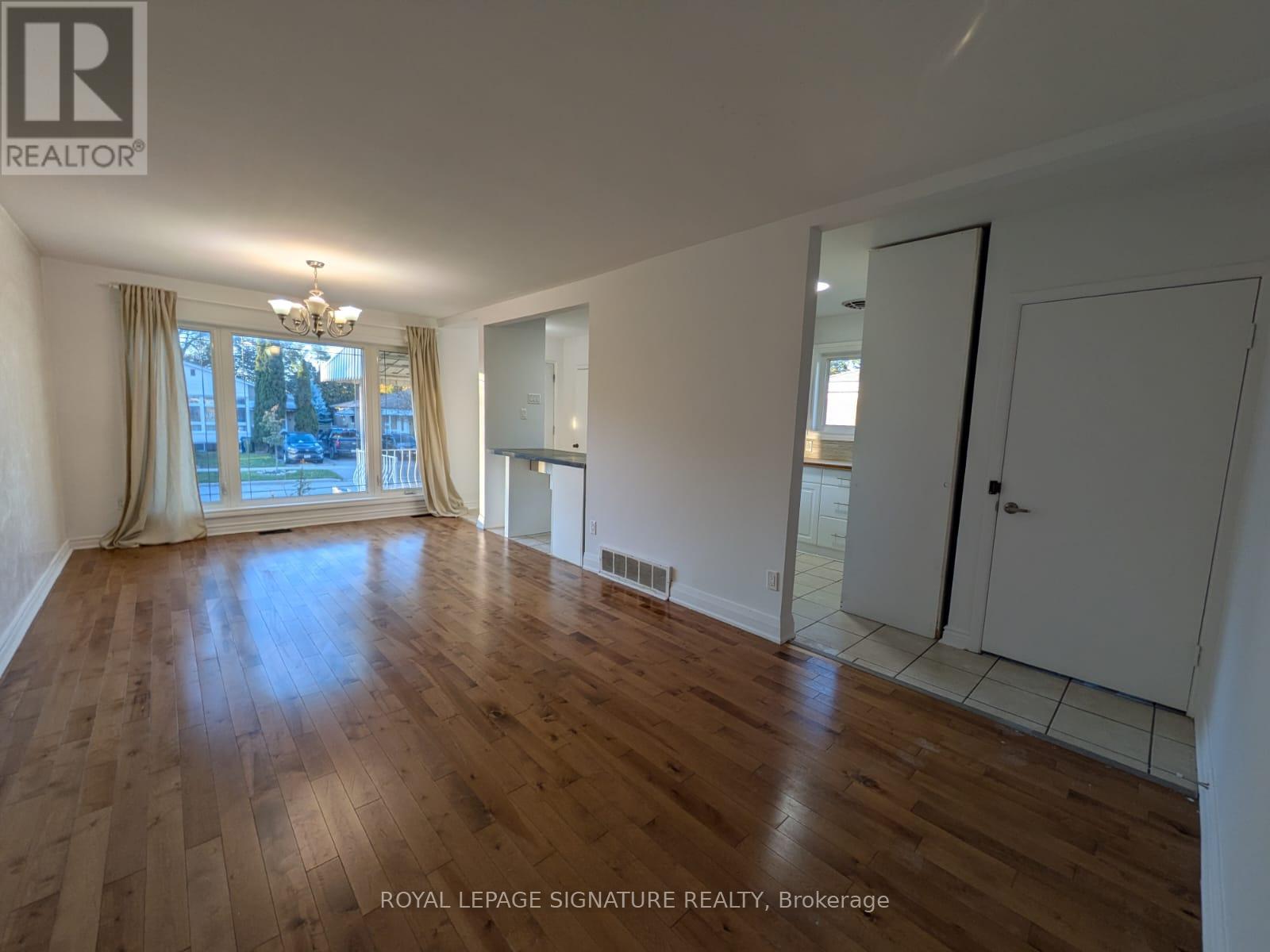 26 Trinnell Boulevard Property Photo 2