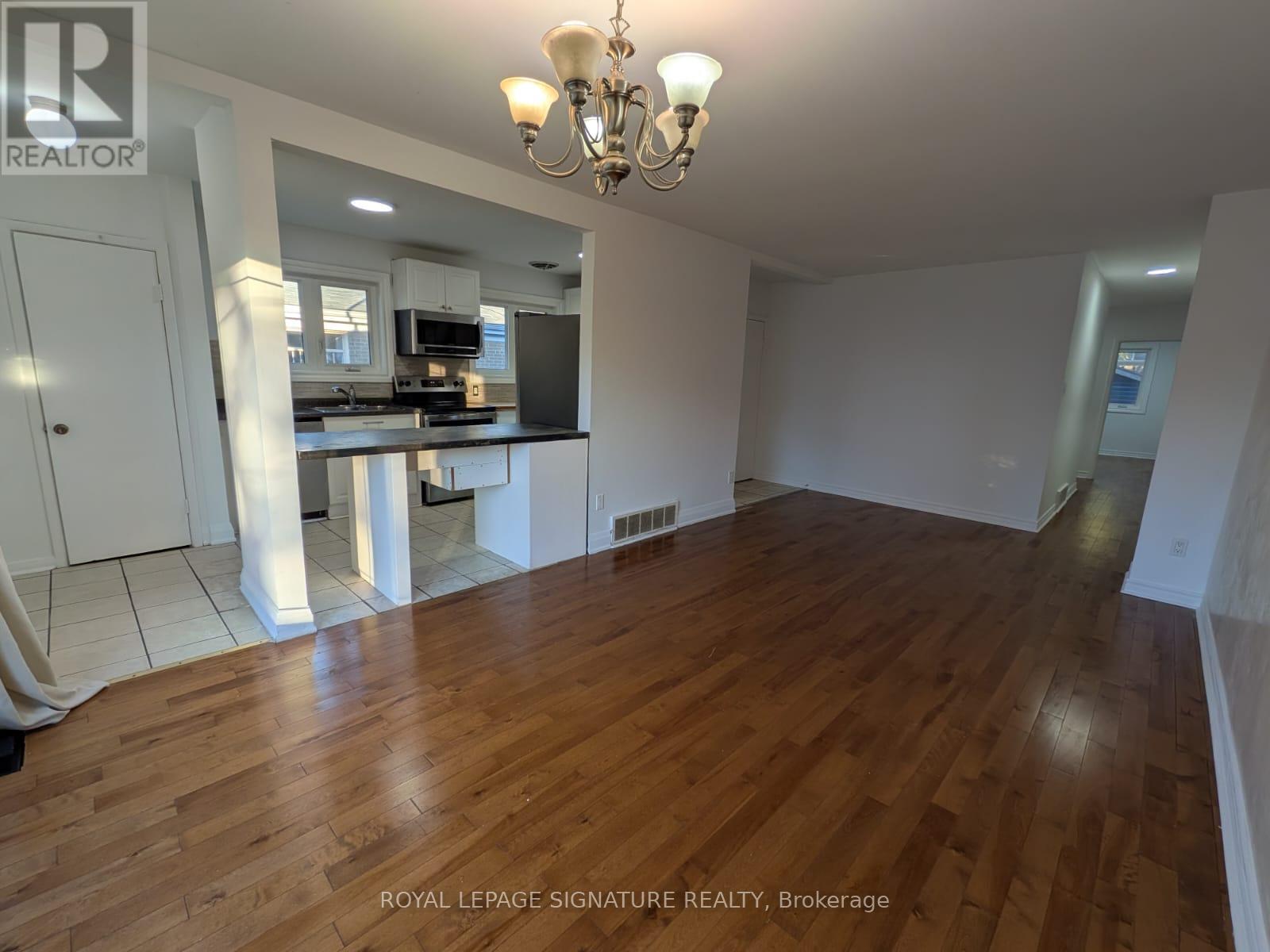 26 Trinnell Boulevard Property Photo 3