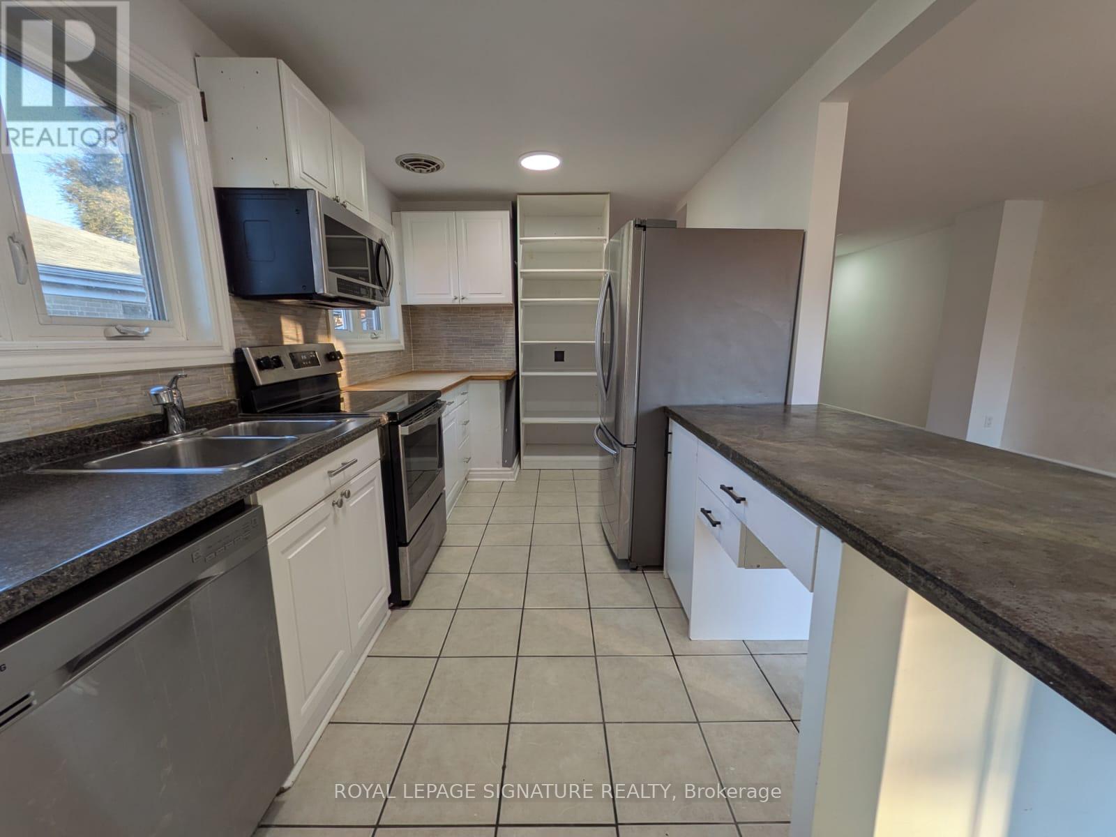 26 Trinnell Boulevard Property Photo 5