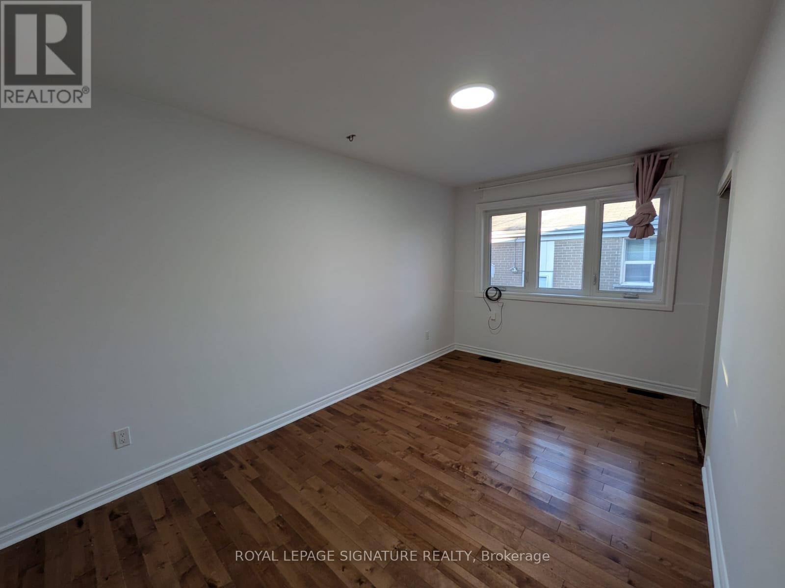26 Trinnell Boulevard Property Photo 7