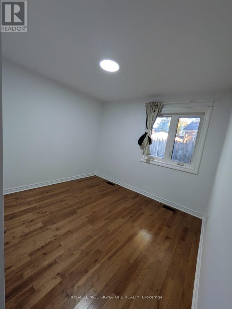 26 Trinnell Boulevard Property Photo 8