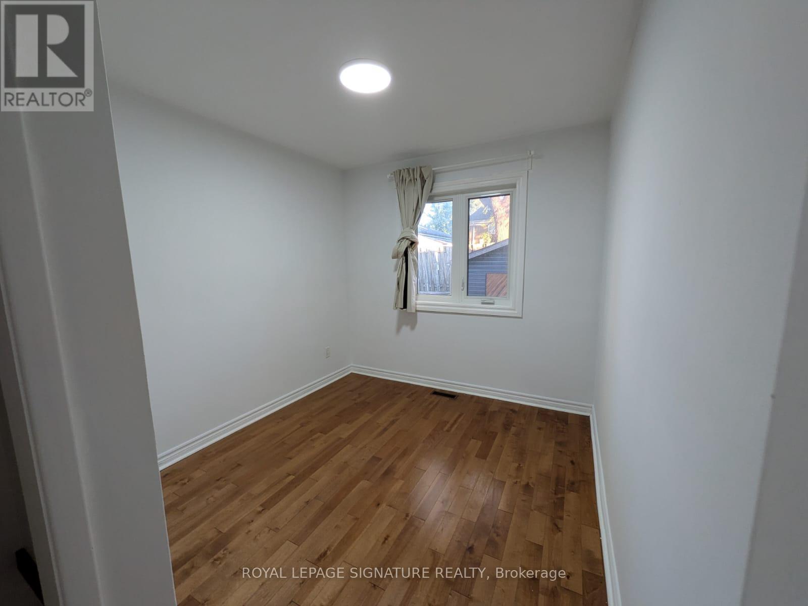 26 Trinnell Boulevard Property Photo 9