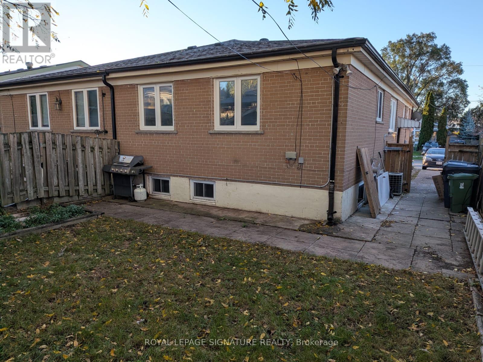 26 Trinnell Boulevard Property Photo 11