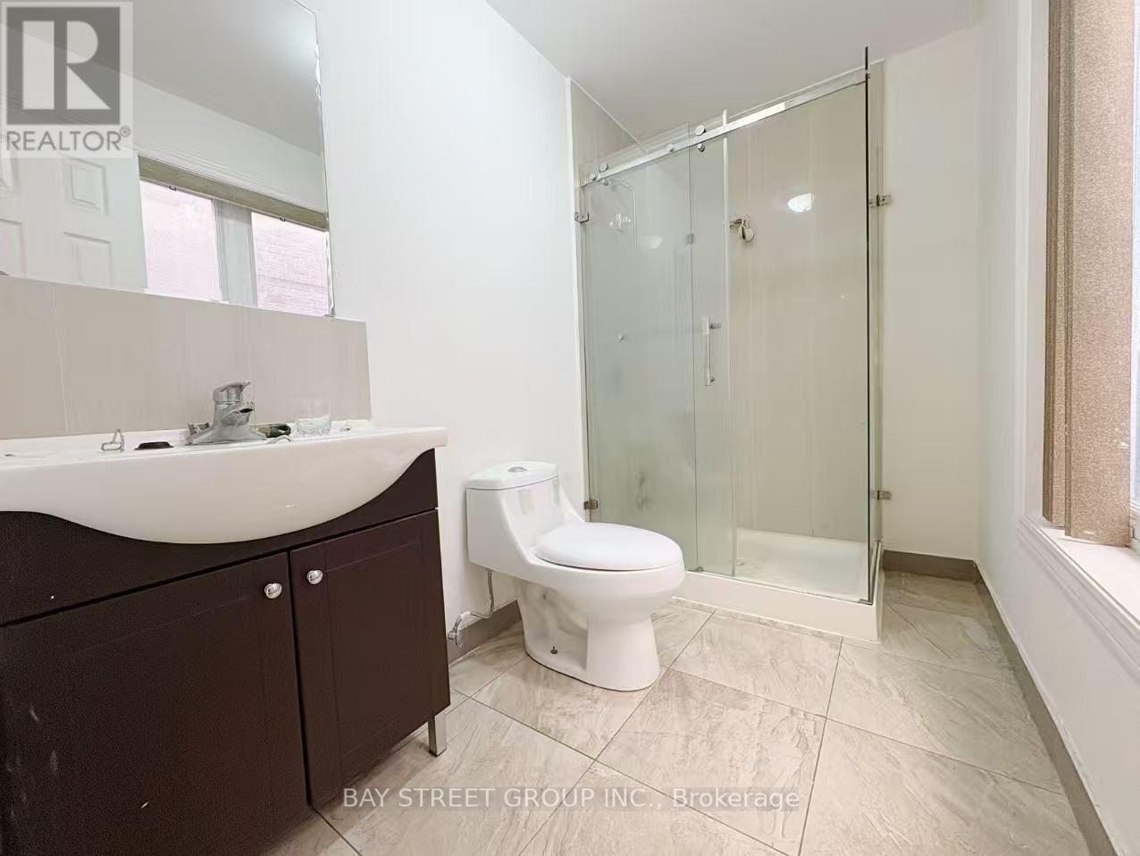 48 New Forest Square Property Photo 8