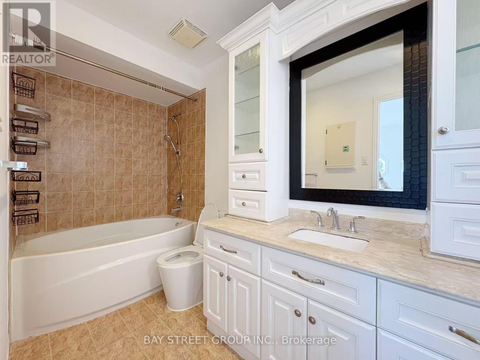 48 New Forest Square Property Photo 13