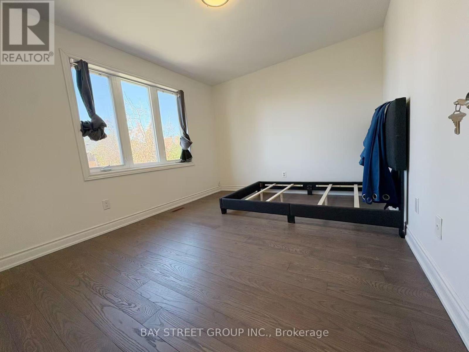 48 New Forest Square Property Photo 14