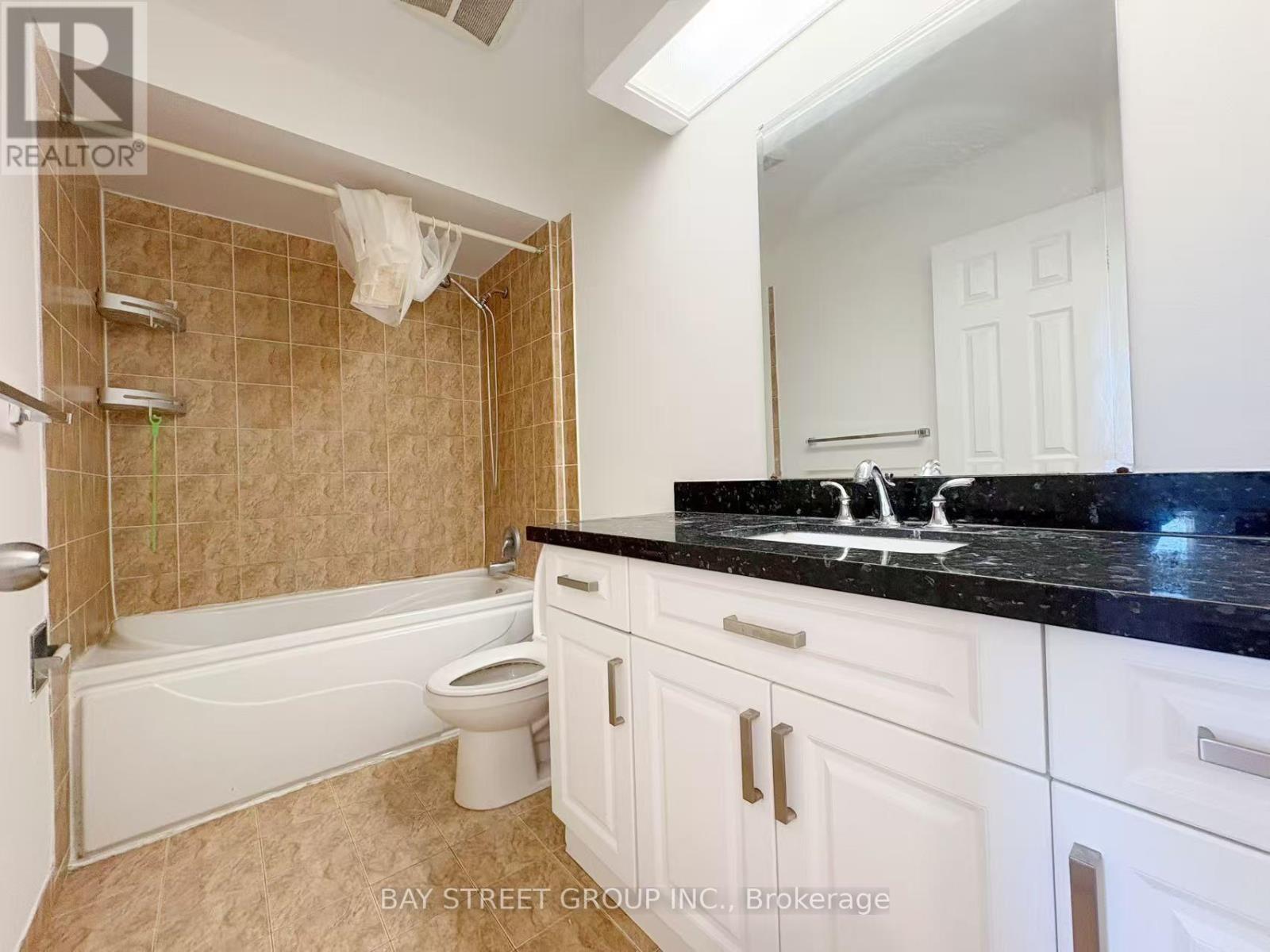 48 New Forest Square Property Photo 16
