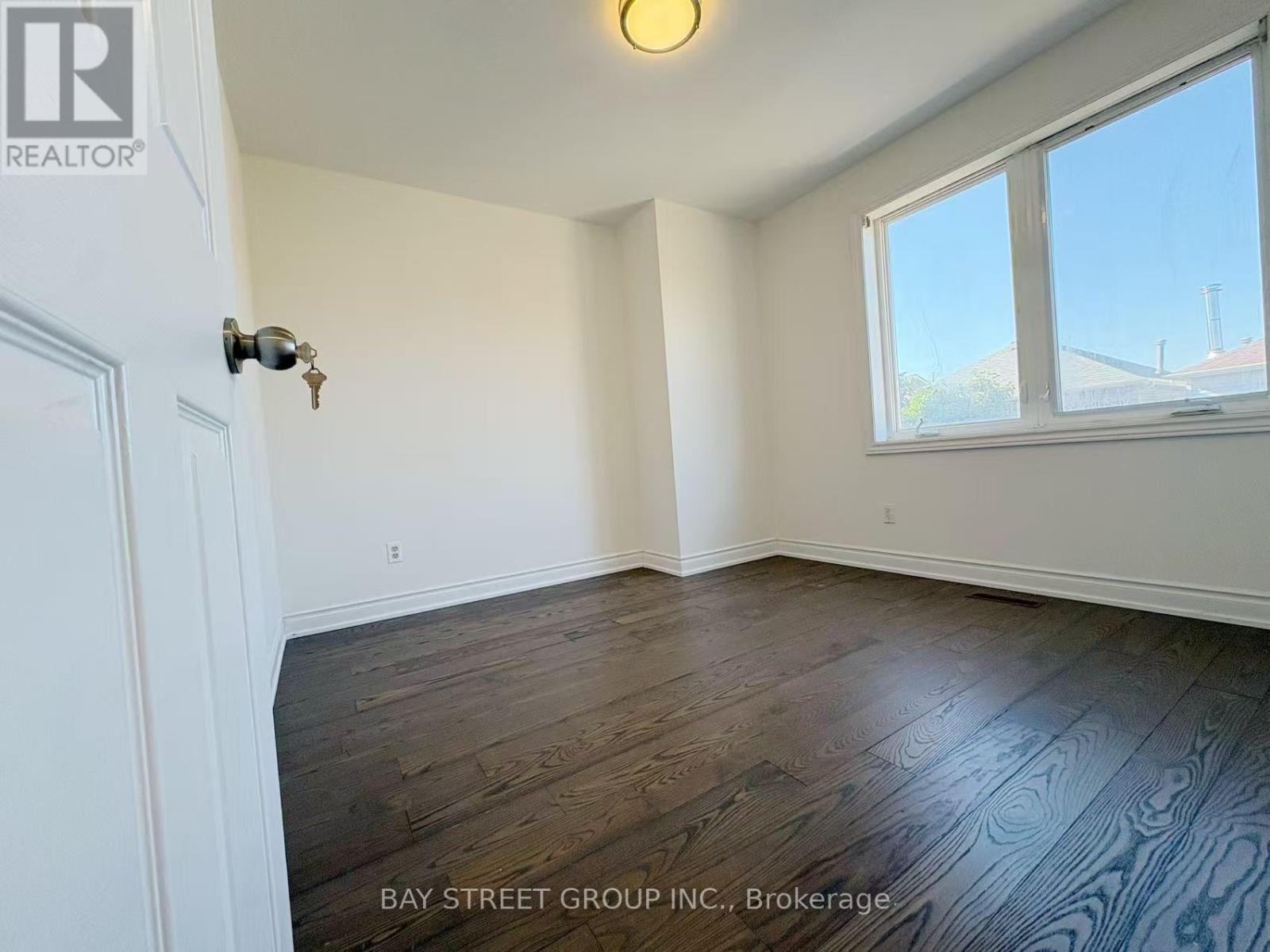 48 New Forest Square Property Photo 17