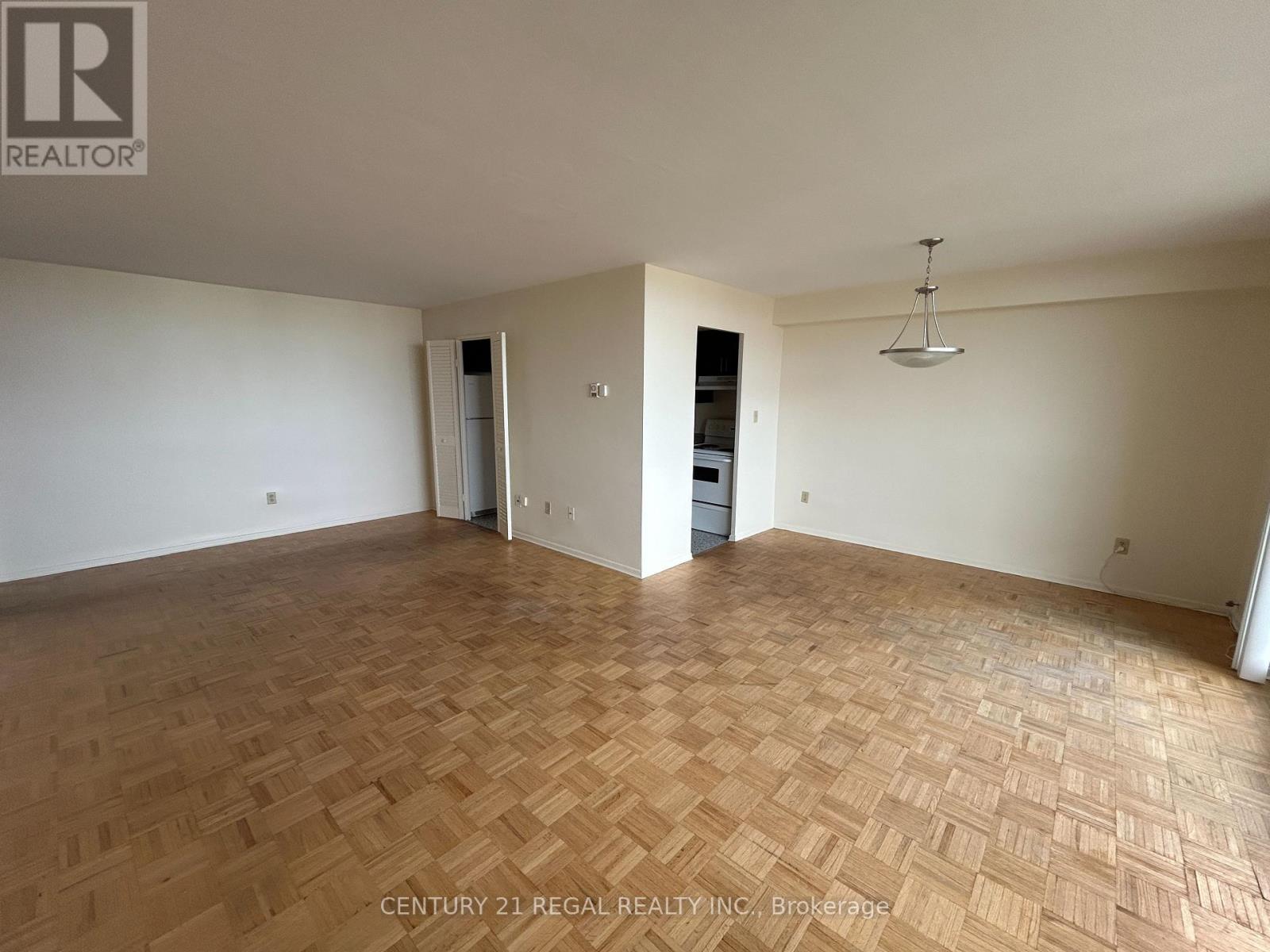 2908 - 5 Massey Square Property Photo 3