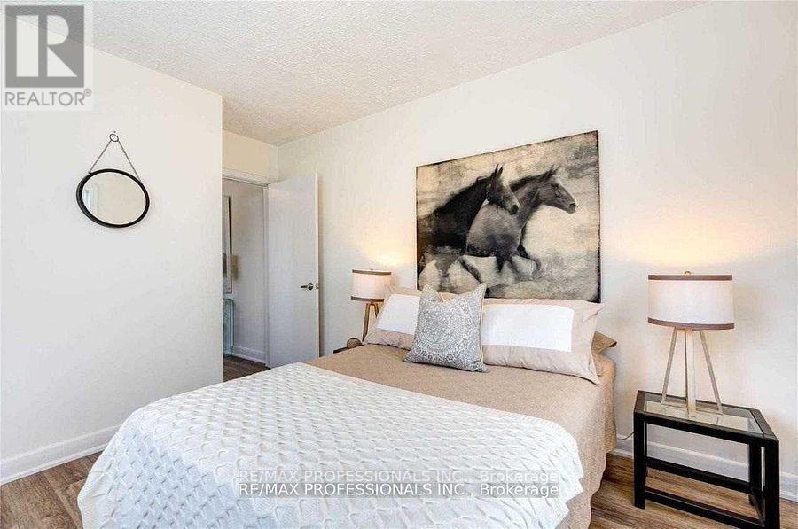 2 - 284 Gledhill Avenue W Property Photo 4