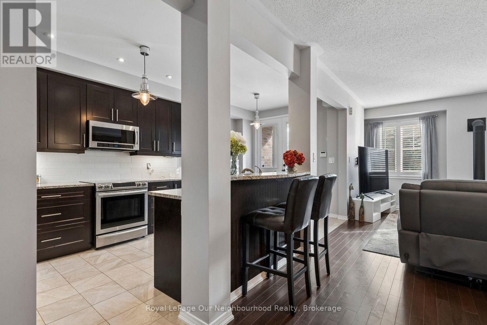 308 Lakebreeze Drive Property Photo 16