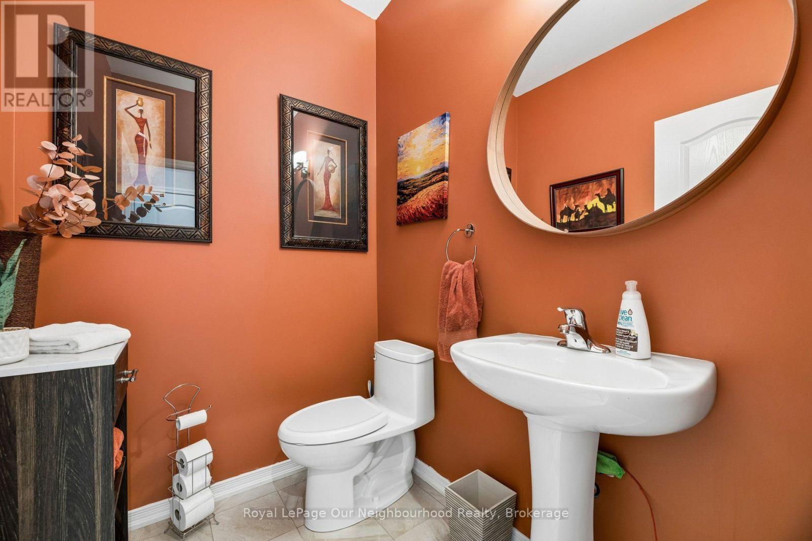 308 Lakebreeze Drive Property Photo 18
