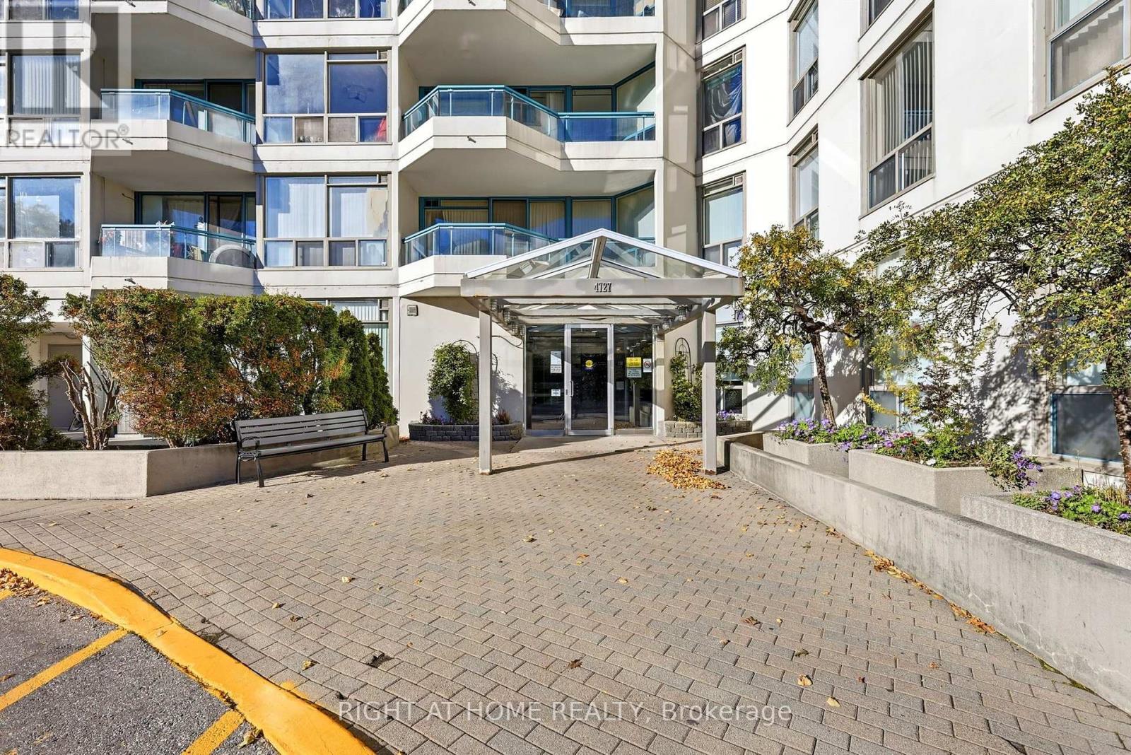 816 - 4727 SHEPPARD AVENUE E Property Photo 1
