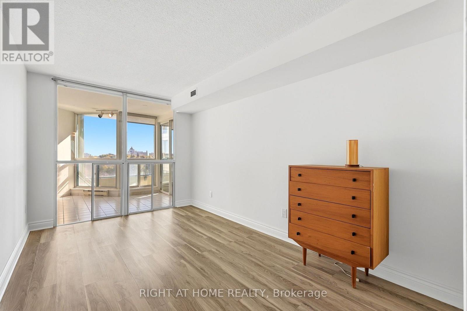 816 - 4727 Sheppard Avenue E Property Photo 17