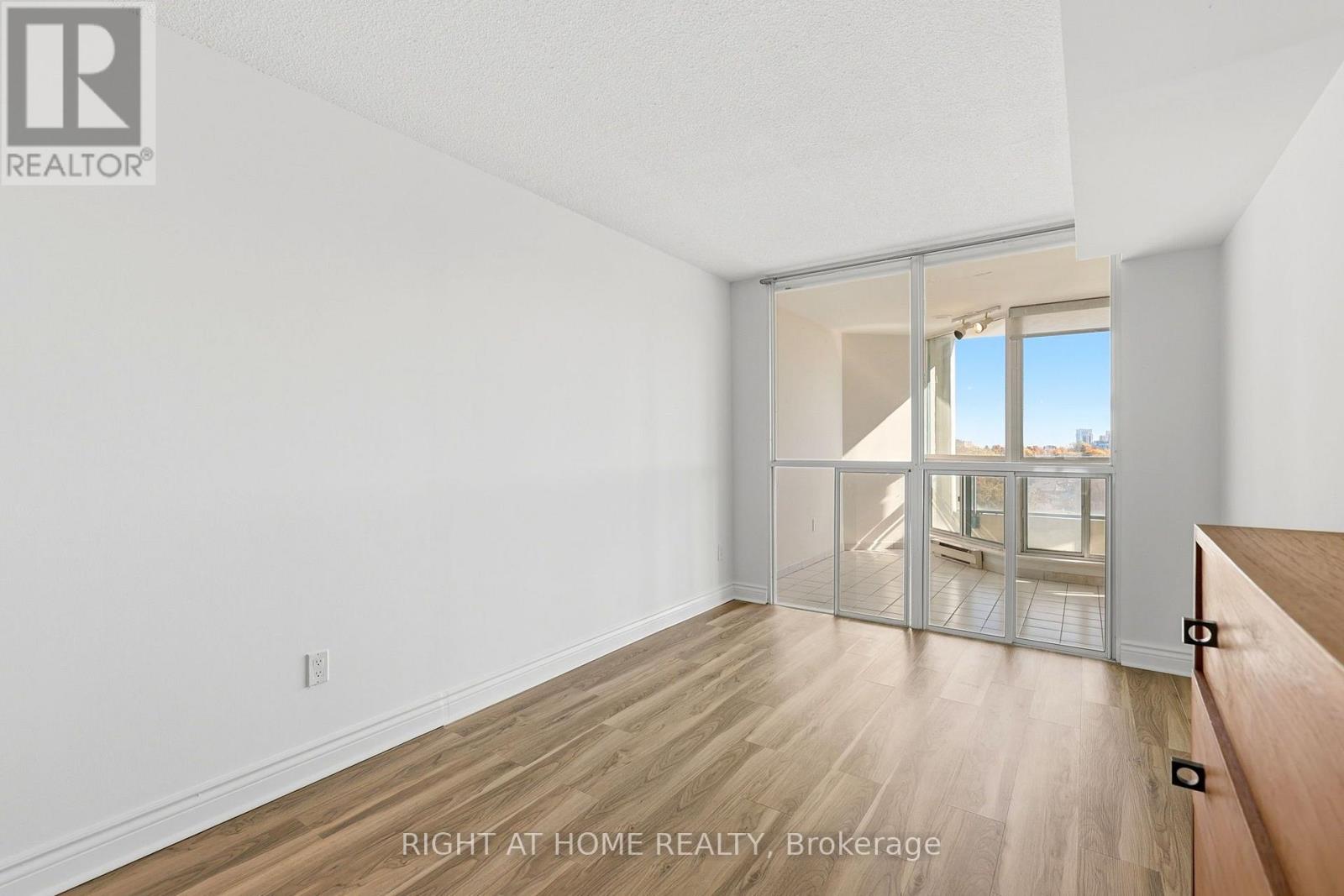 816 - 4727 Sheppard Avenue E Property Photo 18