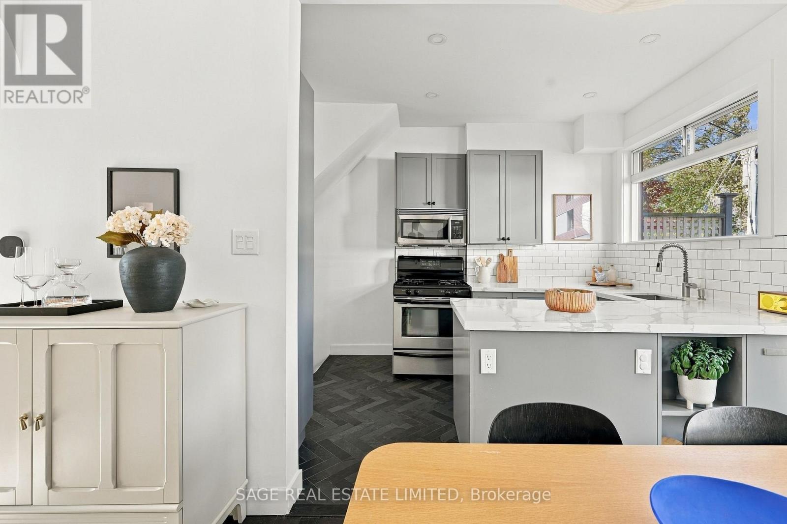 100 Dagmar Avenue Property Photo 7