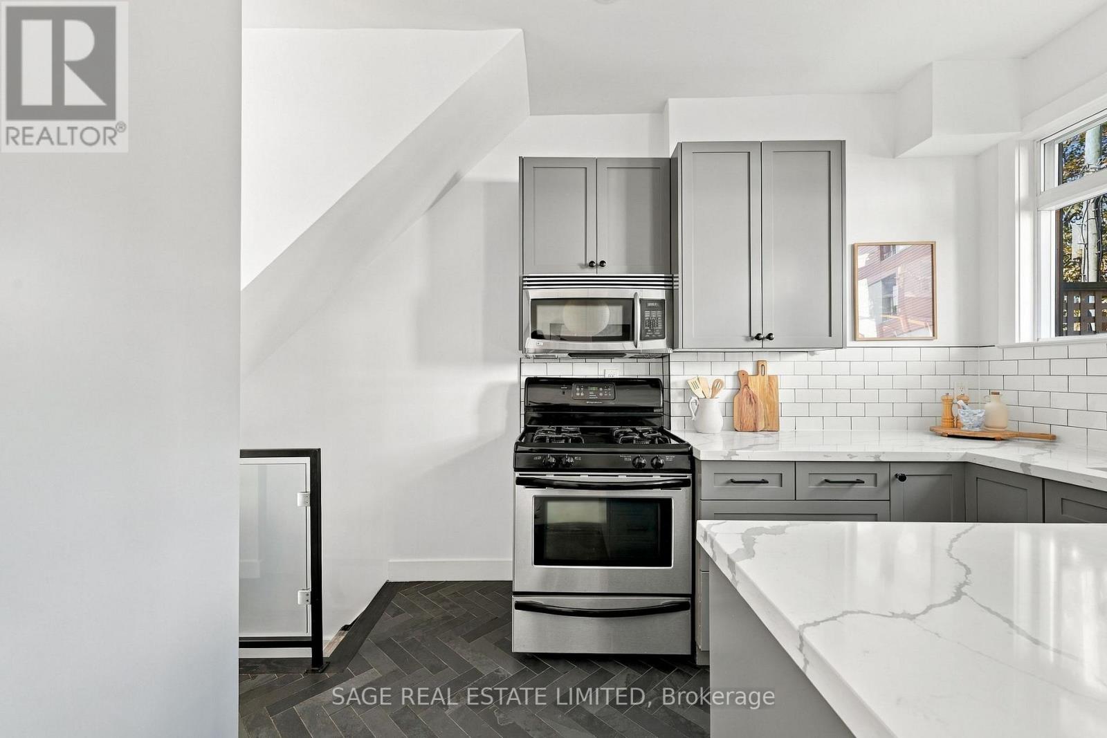 100 Dagmar Avenue Property Photo 9