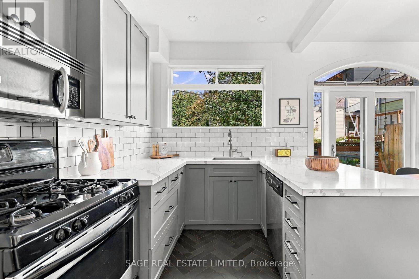 100 Dagmar Avenue Property Photo 11