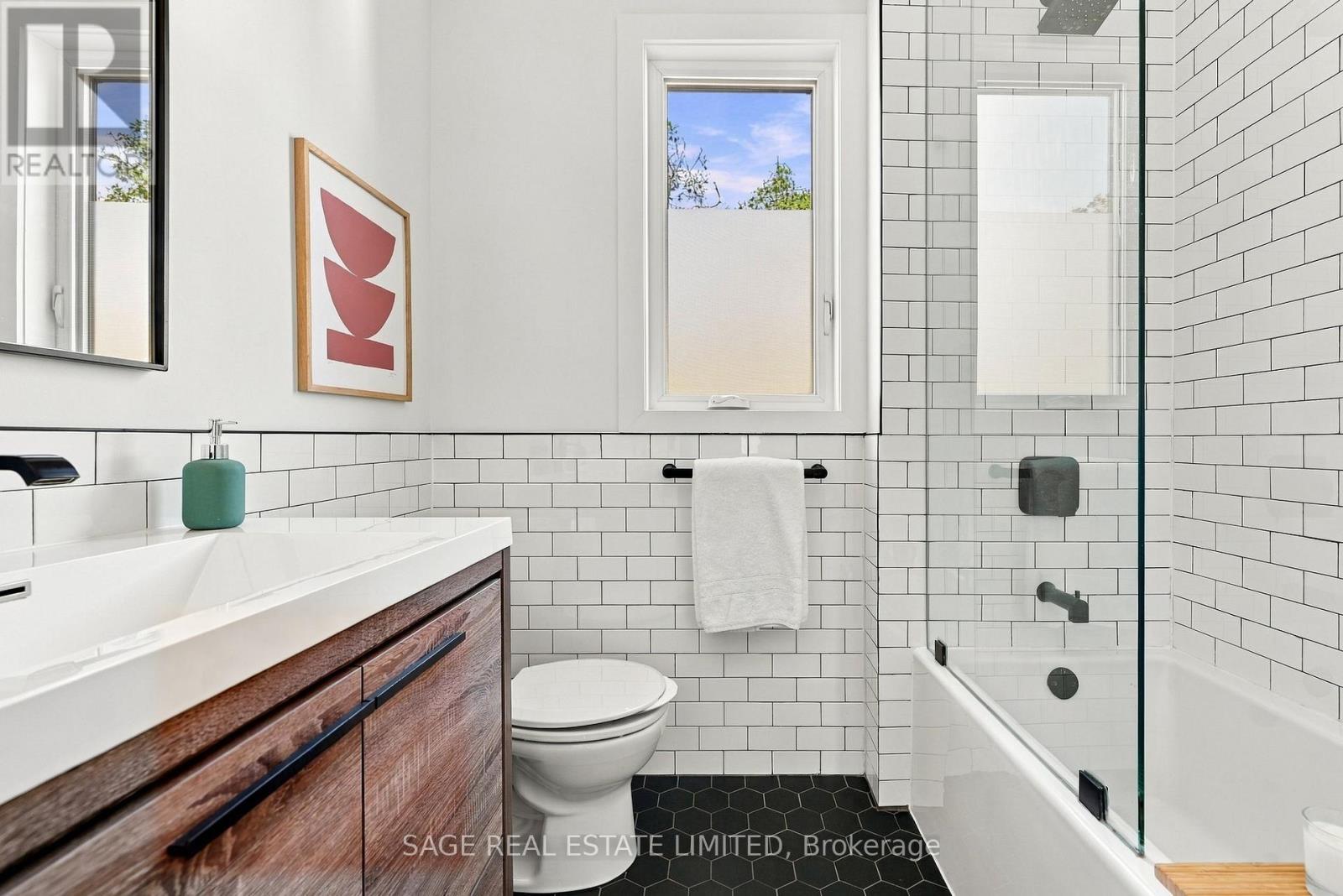 100 Dagmar Avenue Property Photo 25