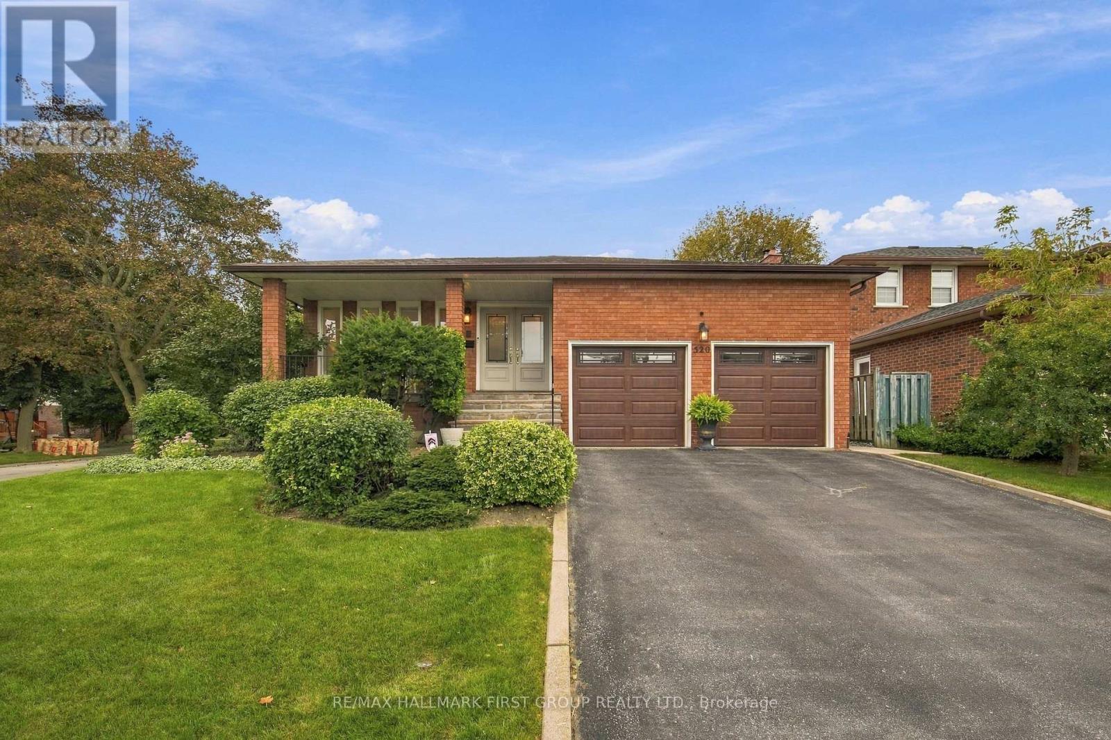 520 Mcleod Crescent Property Photo 2