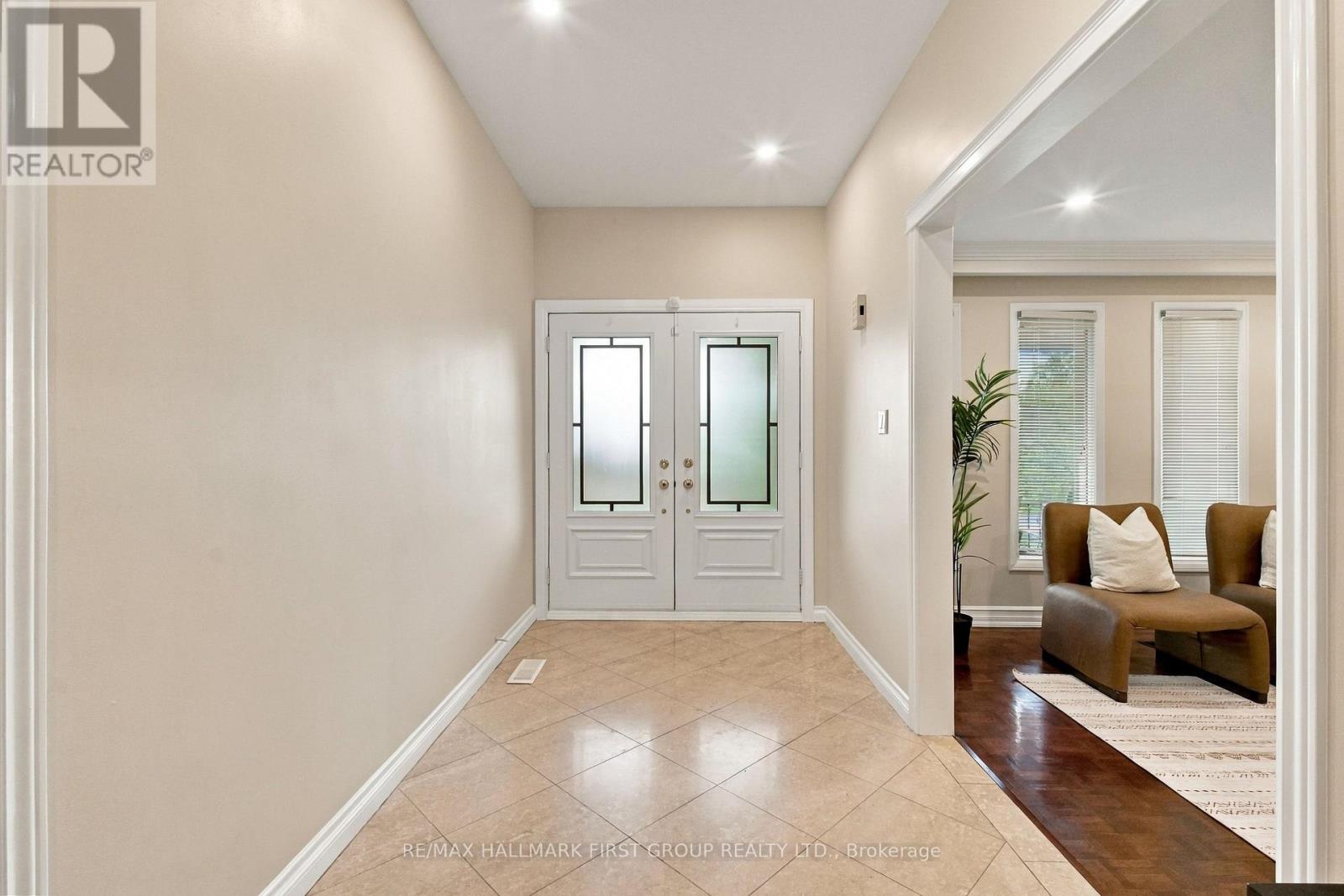 520 Mcleod Crescent Property Photo 4