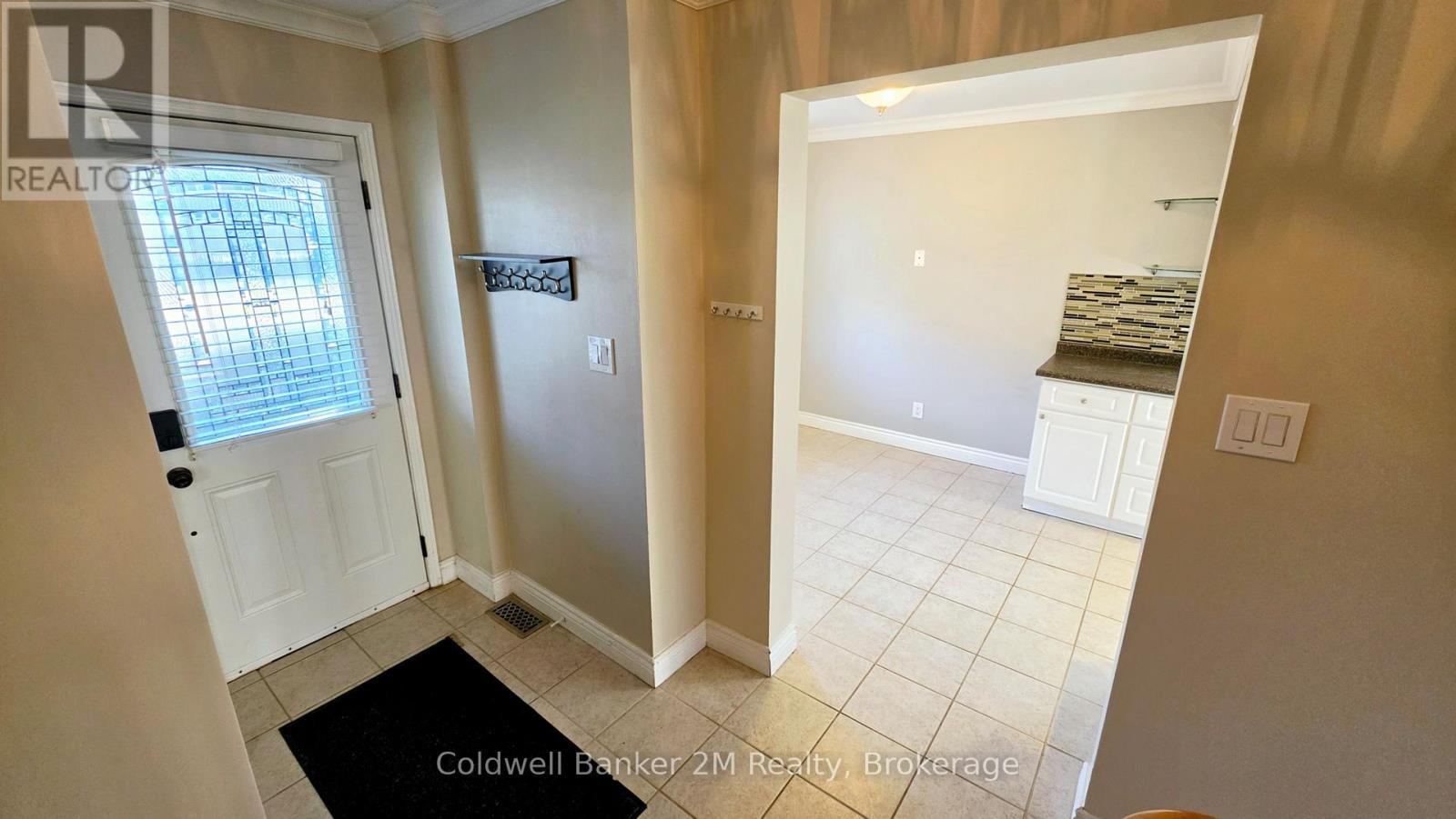 852 Attersley Drive Property Photo 3