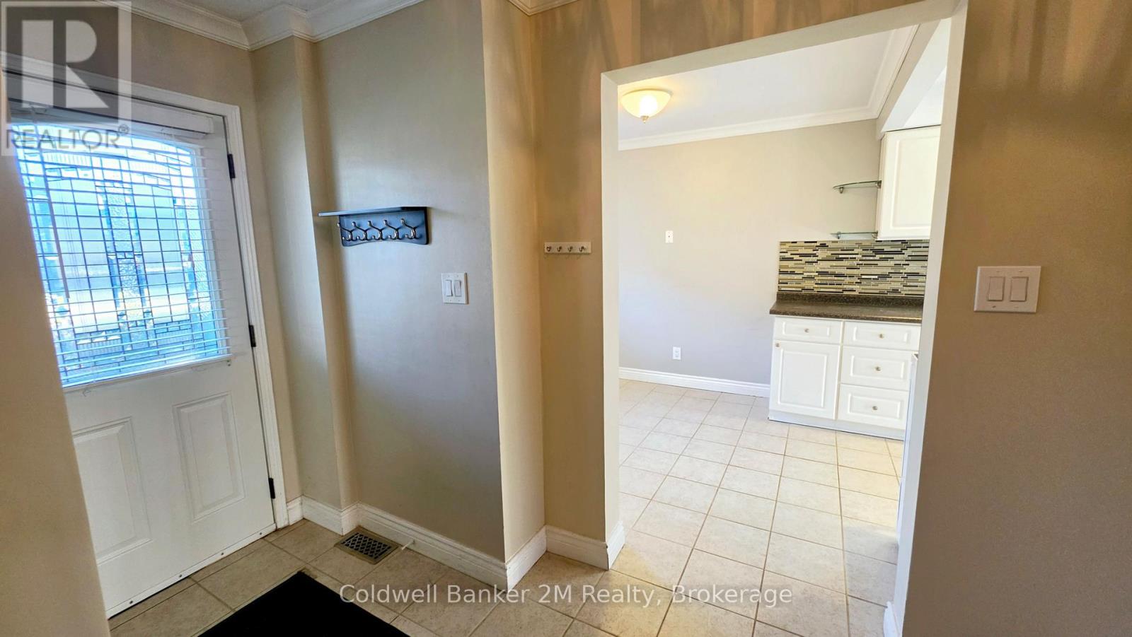 852 Attersley Drive Property Photo 4