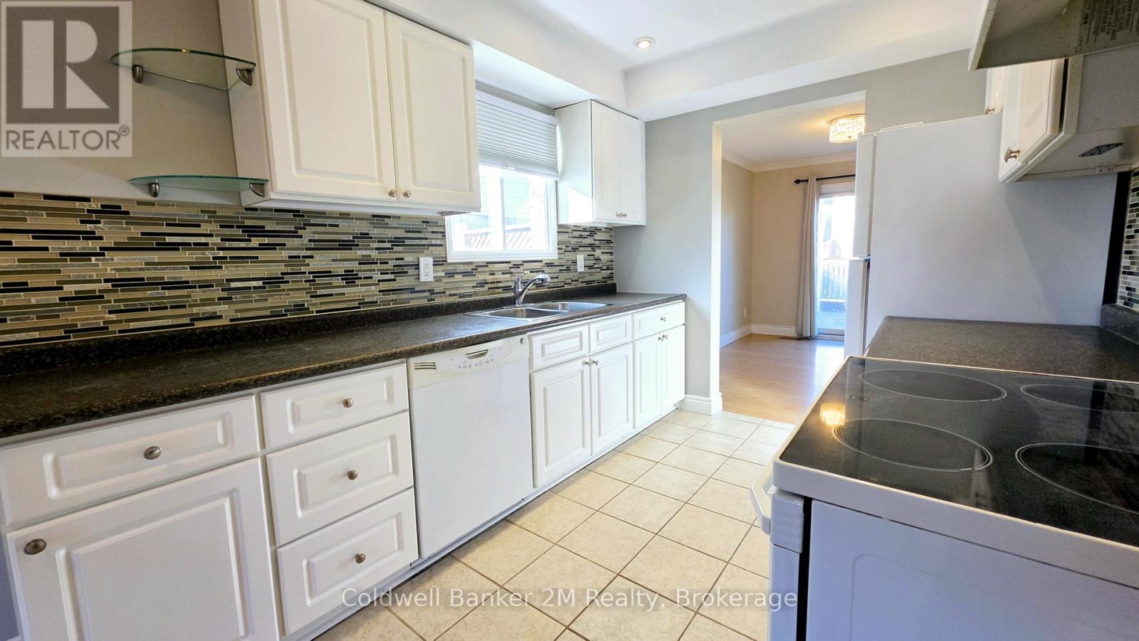 852 Attersley Drive Property Photo 10