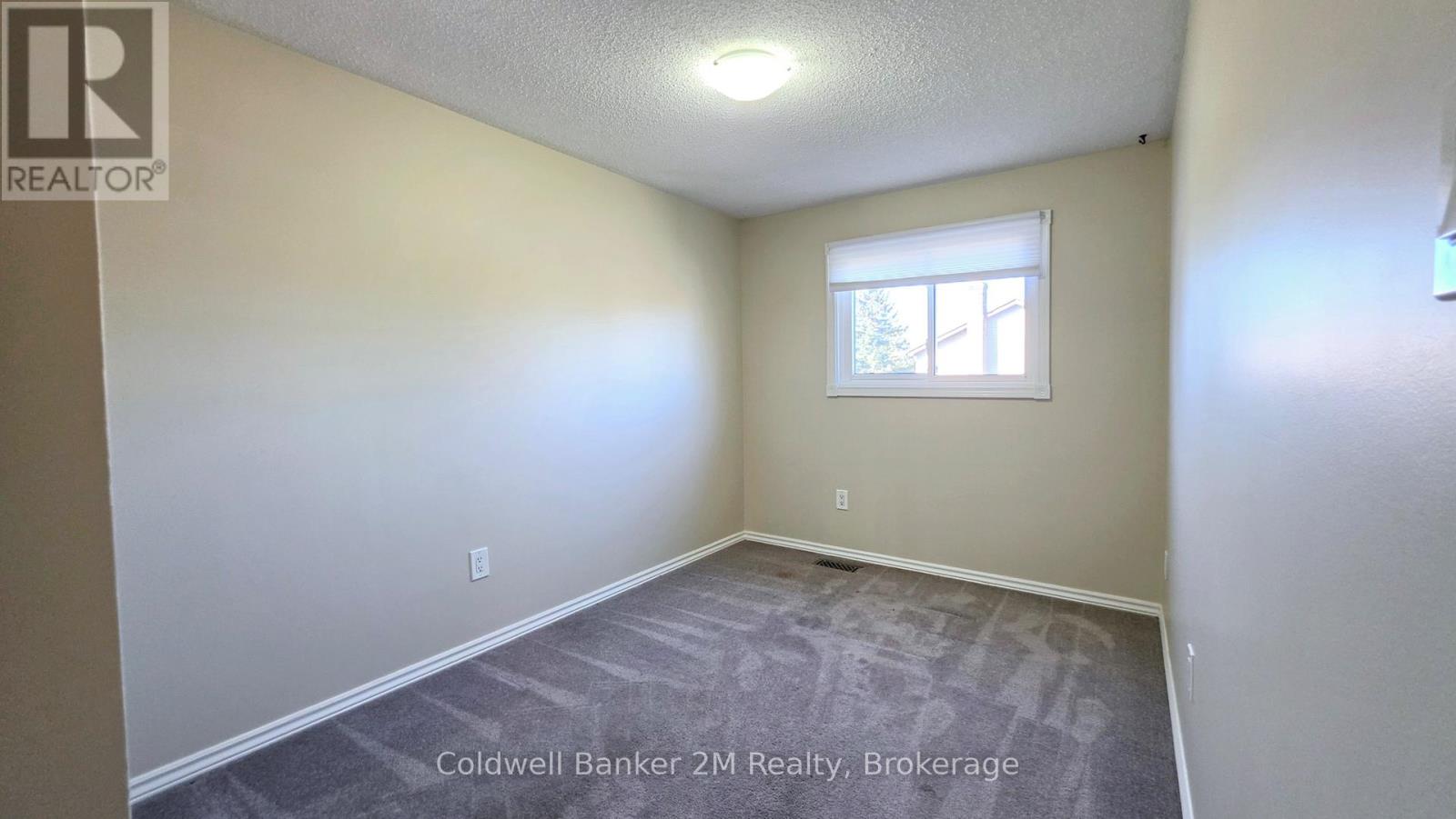 852 Attersley Drive Property Photo 18