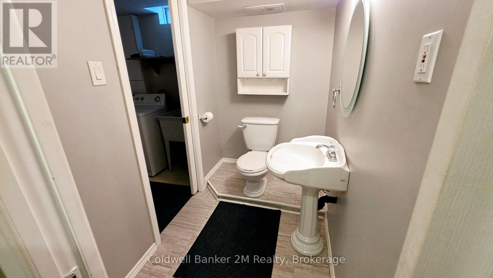 852 Attersley Drive Property Photo 20