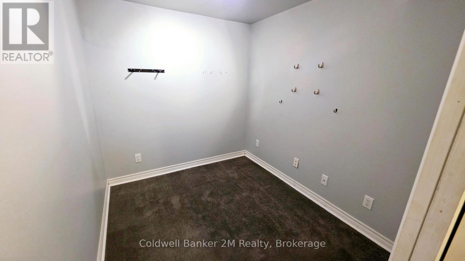 852 Attersley Drive Property Photo 22