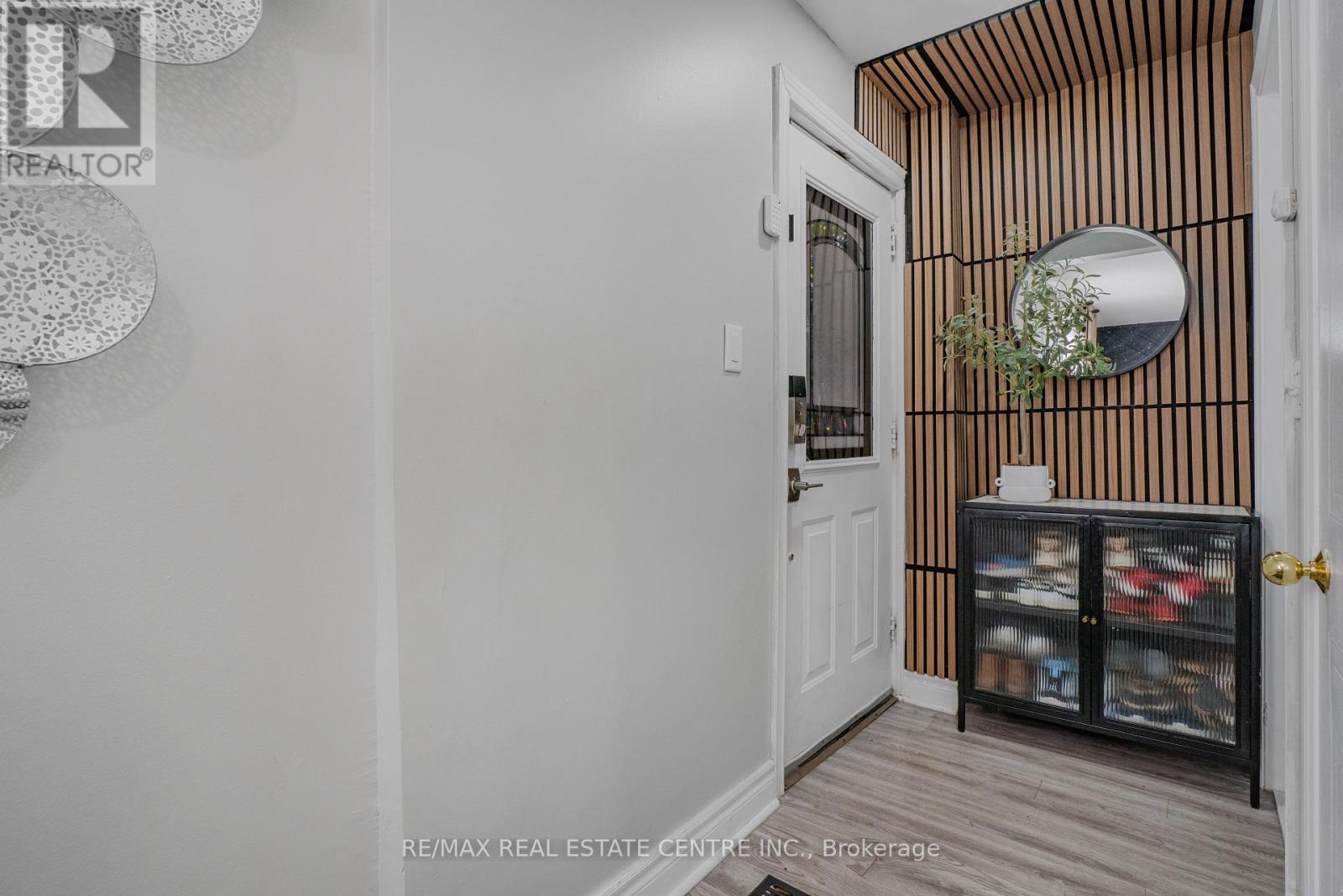 20 Brock Street Property Photo 5