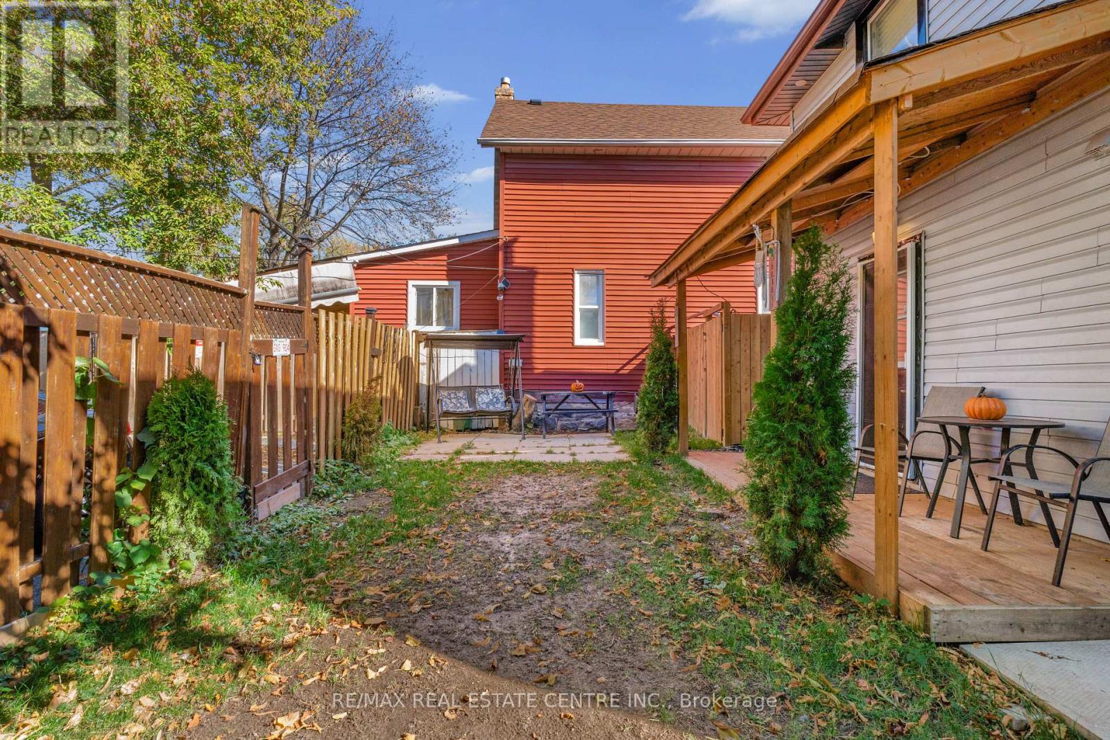 20 Brock Street Property Photo 34