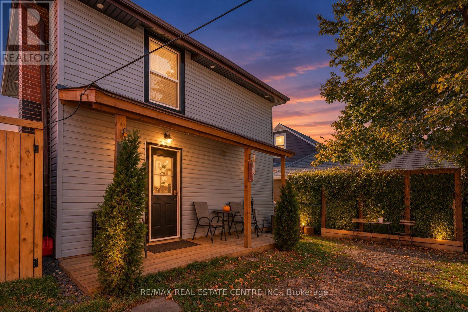 20 Brock Street Property Photo 36