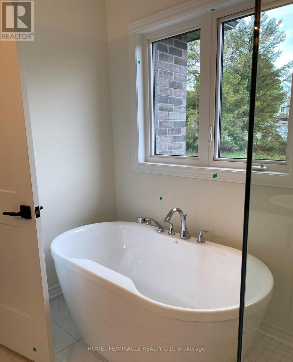 54 North Garden Boulevard Property Photo 10